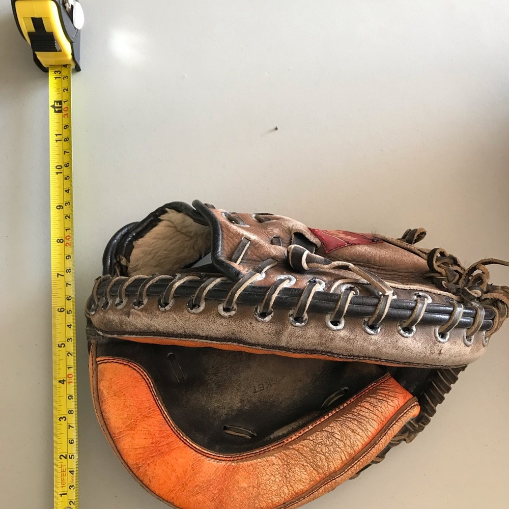 Rawlings Youth Baseball Catchers Glove - Picture 4 of 6